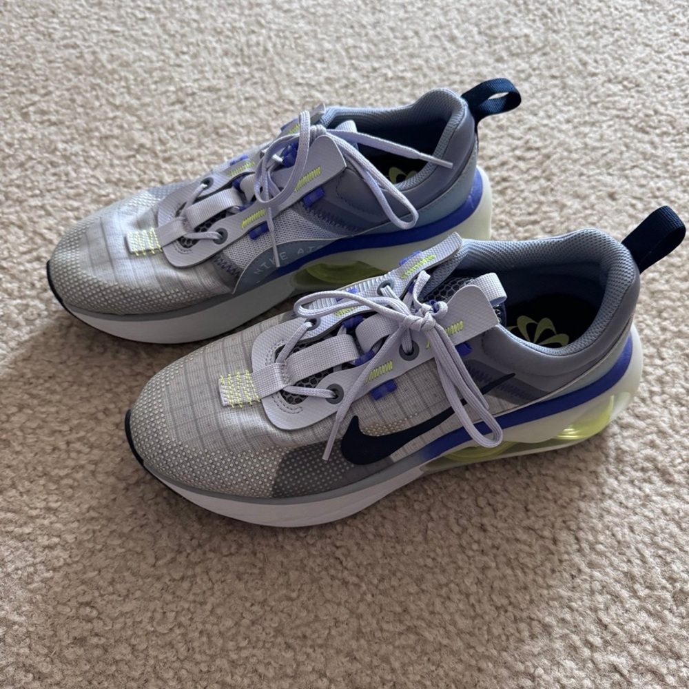 Nike Air Max 2021 Shoes Nike Gray and Blue Sneakers with Sporty Design